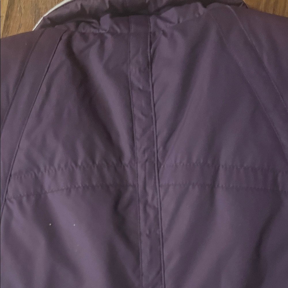 NWOT IZOD Women's Purple and White Puffer Reversible Vest - Picture 9 of 16